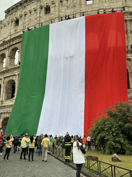 festa della repubblica bandiera italiana
